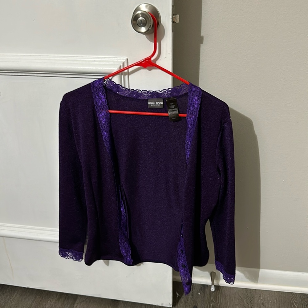 Purple cardigan no buttons, great condition, comfy.
